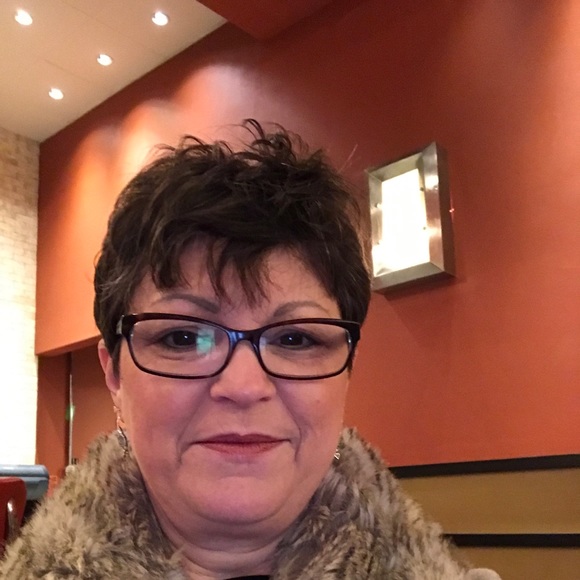 Meet your Posher, Carlotta - Picture 1 of 1